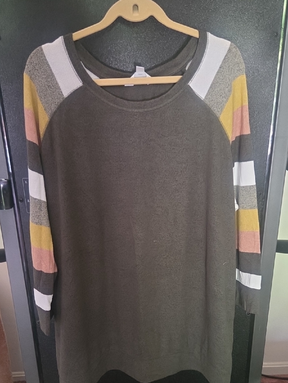 Market & Spruce Dark Charcoal Knit Crewneck